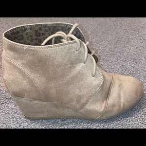 City Classified Rex Women's Lace Up Faux Leather Ankle Wedge Boots